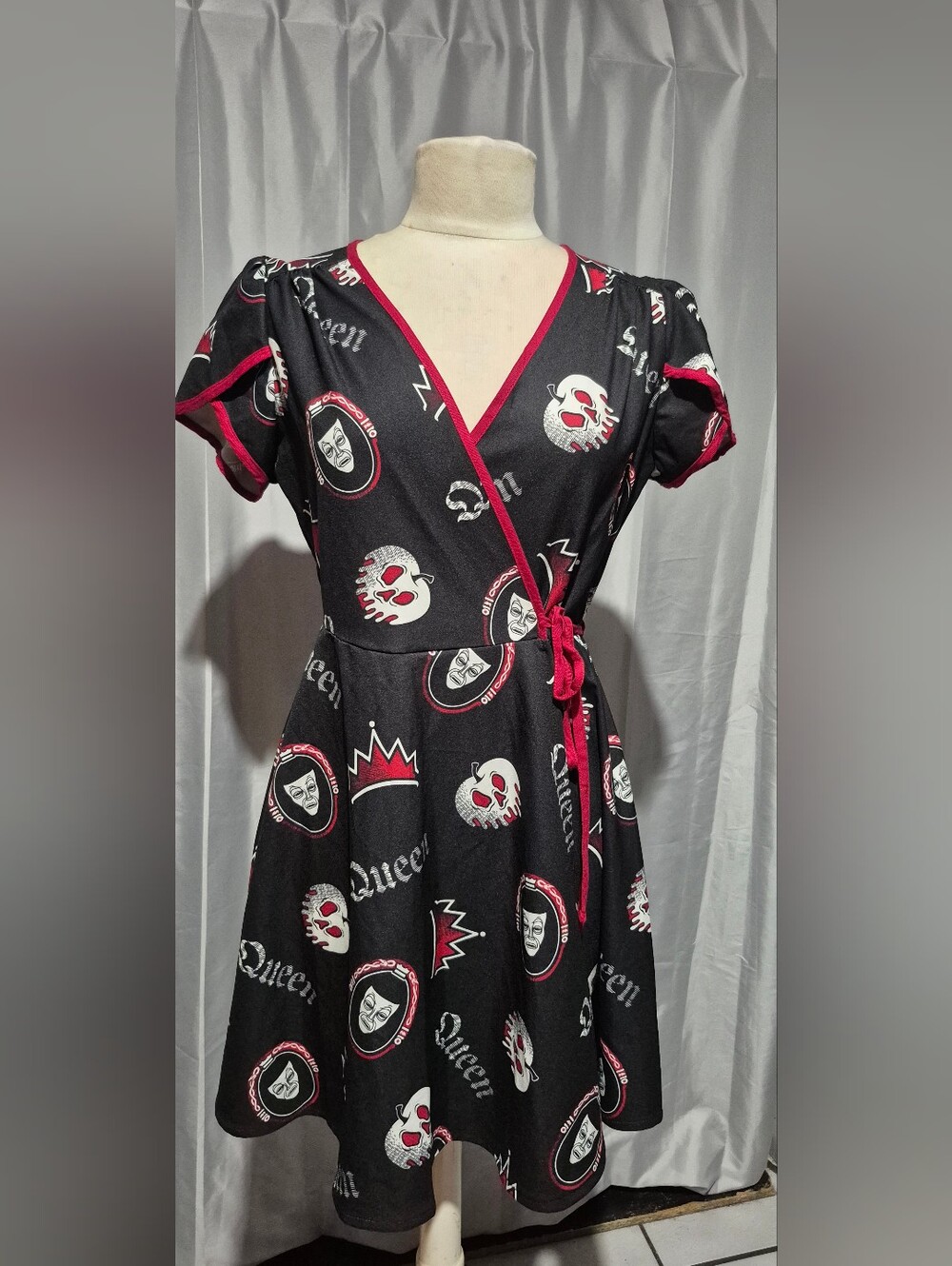 Disney Authentic Snow White Evil Queen Deluxe Wrap Dress